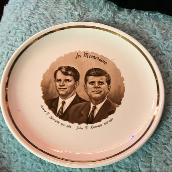 Vintage John F. Kennedy & Robert F. Kennedy Commemorative Collectible Plate - Picture 2 of 3